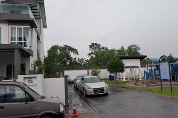 Impian Tropika Alam Impian