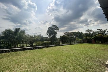 SL 8, Bandar Sungai Long