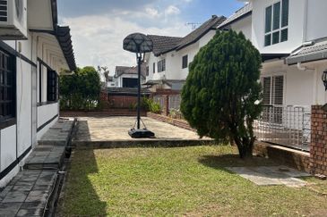 SL 8, Bandar Sungai Long