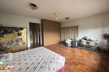 SL 8, Bandar Sungai Long