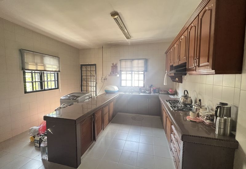 SL 8, Bandar Sungai Long