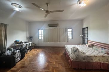 SL 8, Bandar Sungai Long