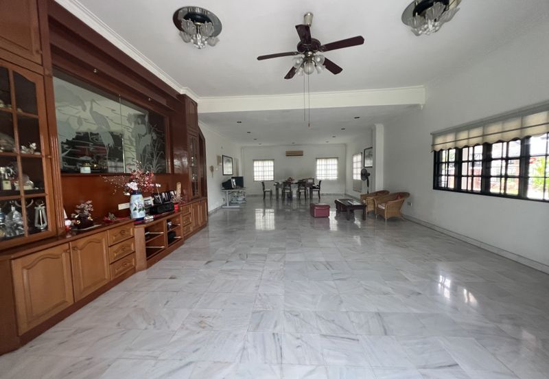 SL 8, Bandar Sungai Long