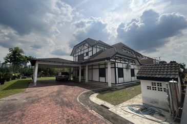 SL 8, Bandar Sungai Long