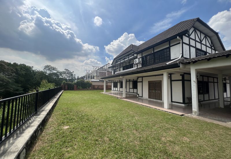 SL 8, Bandar Sungai Long