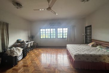 SL 8, Bandar Sungai Long