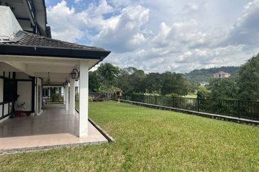 SL 8, Bandar Sungai Long