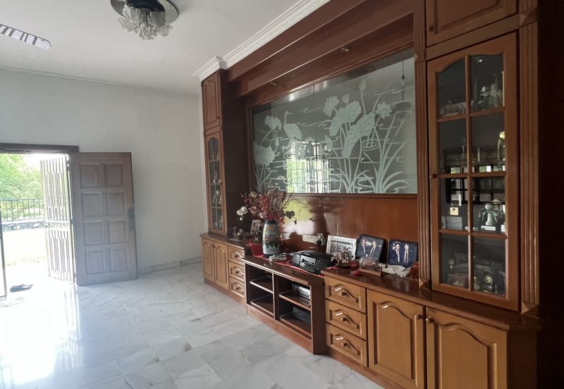 SL 8, Bandar Sungai Long