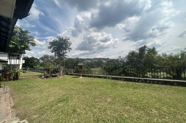 SL 8, Bandar Sungai Long