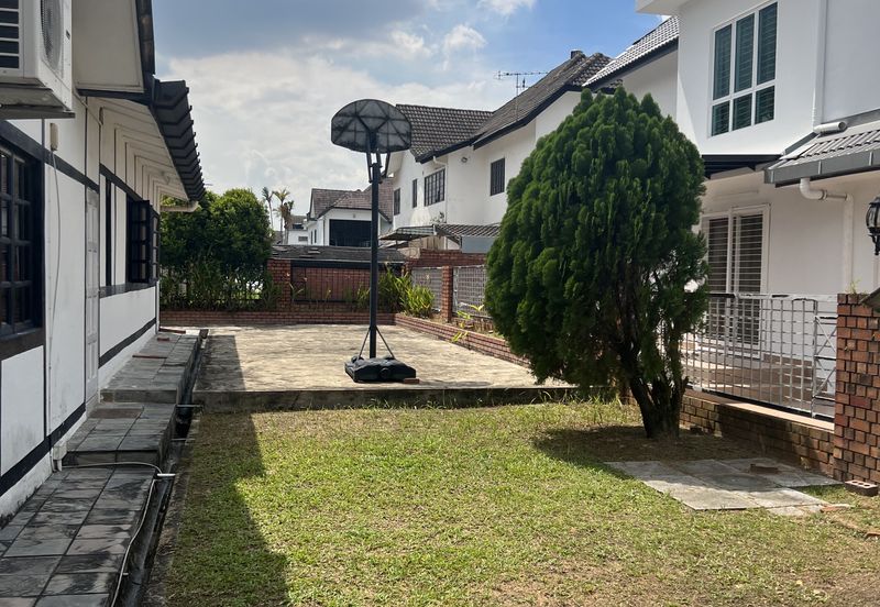 SL 8, Bandar Sungai Long