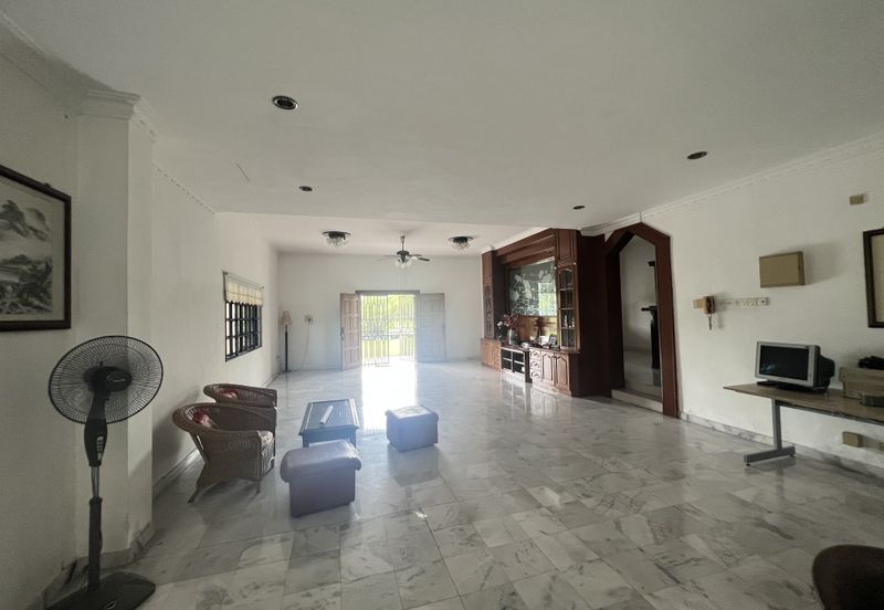 SL 8, Bandar Sungai Long