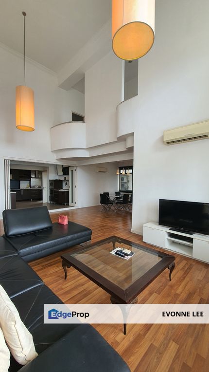 Enjoy calming vistas of rolling fairways and exclusive bungalows, Selangor, Saujana 