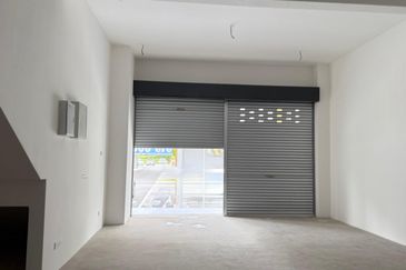 Tmn Molek-Premium 3-Storey Shop Offices for Rent