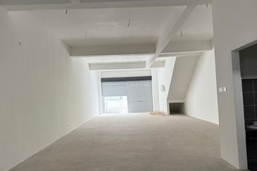 Tmn Molek-Premium 3-Storey Shop Offices for Rent