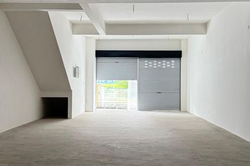 Tmn Molek-Premium 3-Storey Shop Offices for Rent