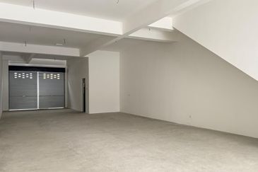 Tmn Molek-Premium 3-Storey Shop Offices for Rent