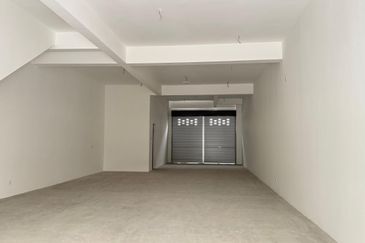 Tmn Molek-Premium 3-Storey Shop Offices for Rent