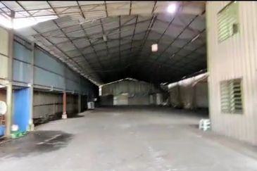 Jln  Puchong  - Factory /Warehouse For Rent 