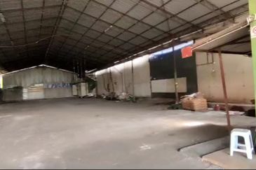 Jln  Puchong  - Factory /Warehouse For Rent 