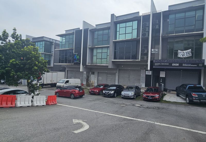 32 Avenue, Bukit Serdang