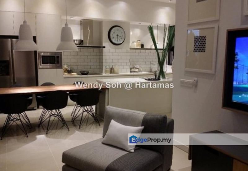 East Parc @ Menjalara