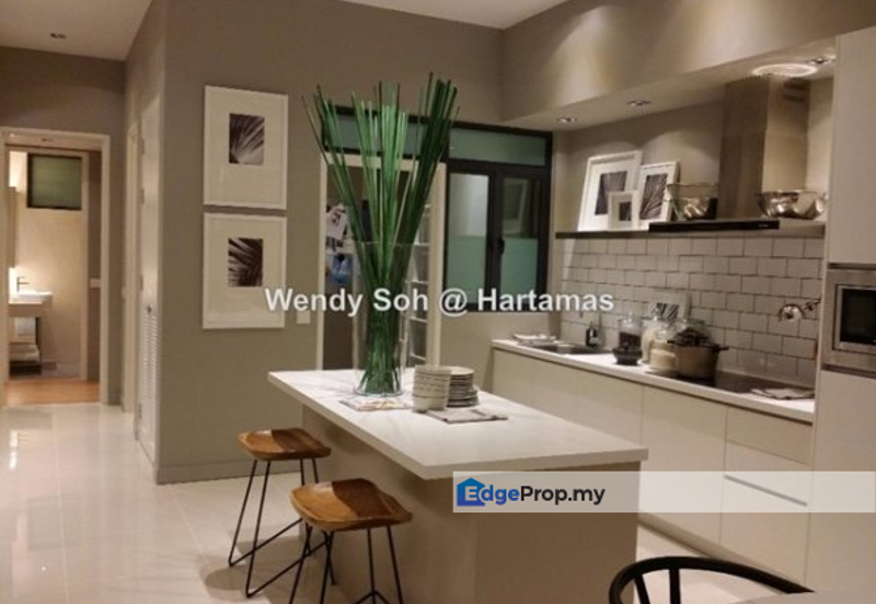 East Parc @ Menjalara