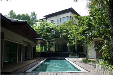 Two Double Storey Detached  Villa for Sale / Rent 