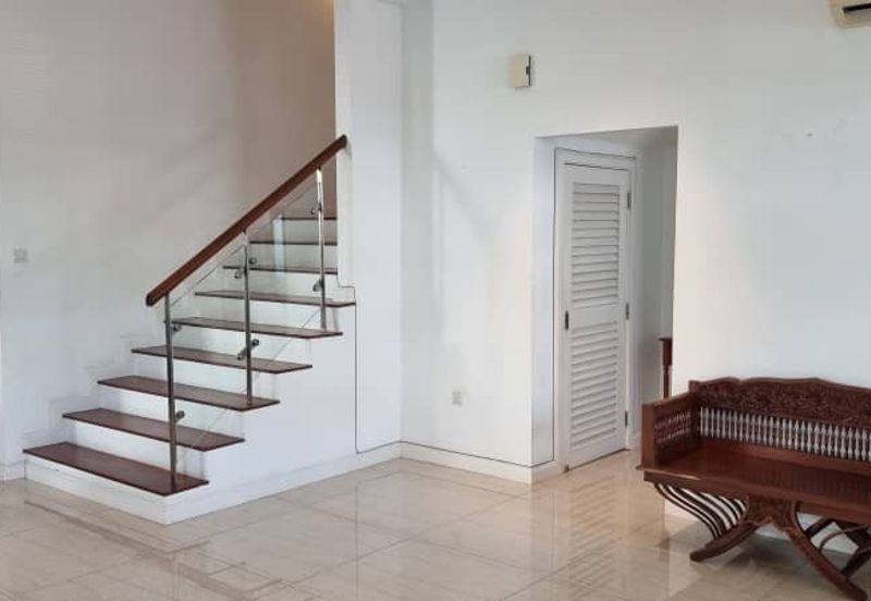 Rafflesia @ The Hill