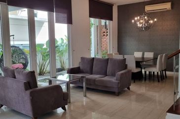 Rafflesia @ The Hill