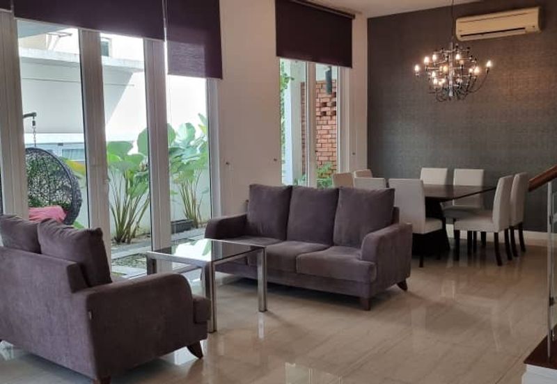 Rafflesia @ The Hill