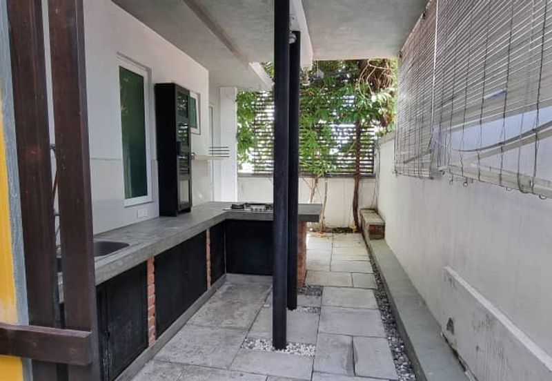 Rafflesia @ The Hill