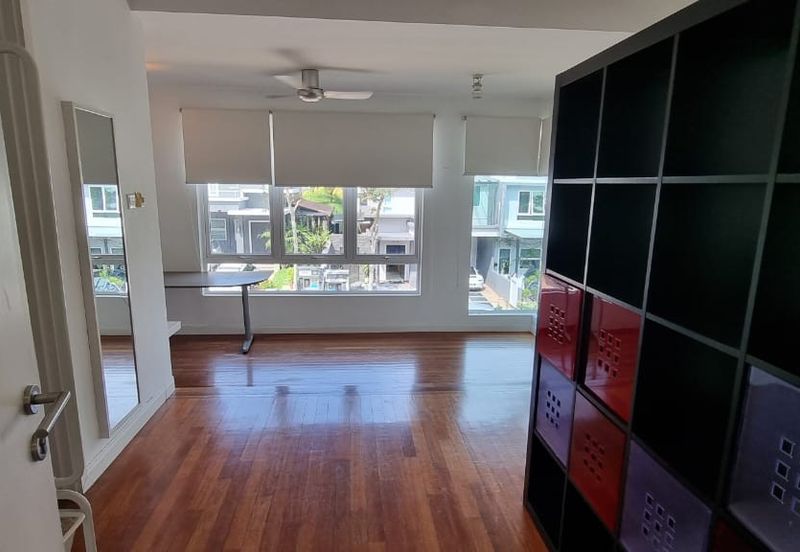 Rafflesia @ The Hill