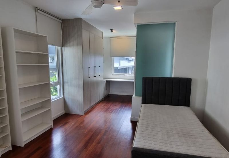 Rafflesia @ The Hill