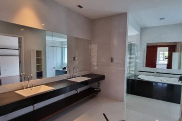 Rafflesia @ The Hill