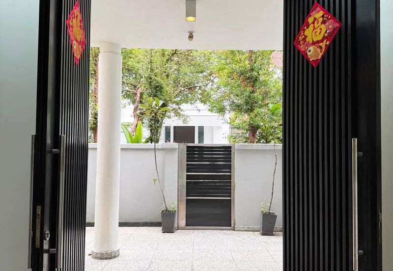 The Residence at Mont Kiara Bungalow - Limited for sale  - Private Pool & Entrance, Beautiful Landscape, Facing South. Cozy and convenient. Lifestyle