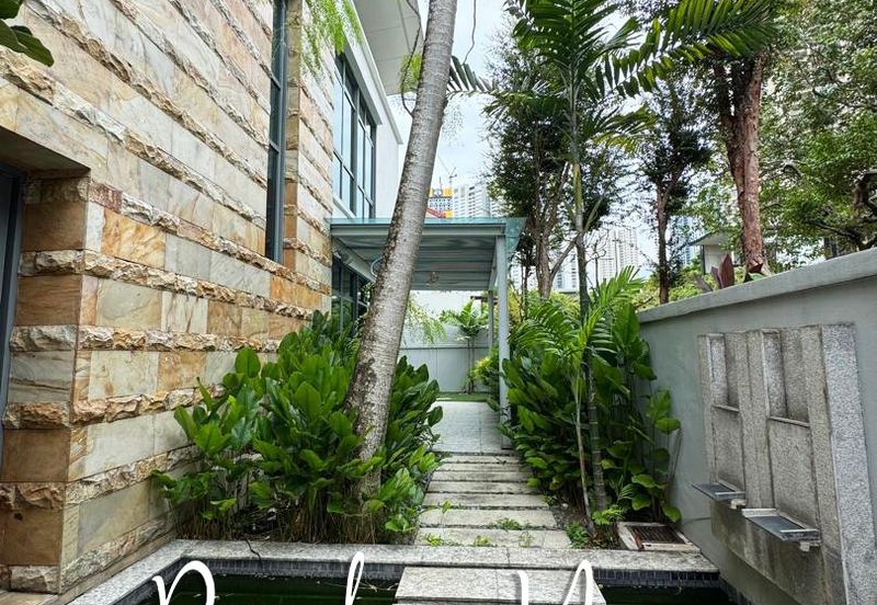 Limited for sale The Residence at Mont Kiara - Private Pool & Entrance, Beautiful Landscape, Facing South. Cozy and convenient. Lifestyle