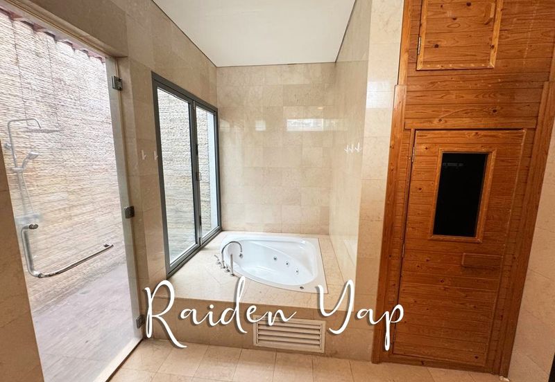 Limited for sale The Residence at Mont Kiara - Private Pool & Entrance, Beautiful Landscape, Facing South. Cozy and convenient. Lifestyle