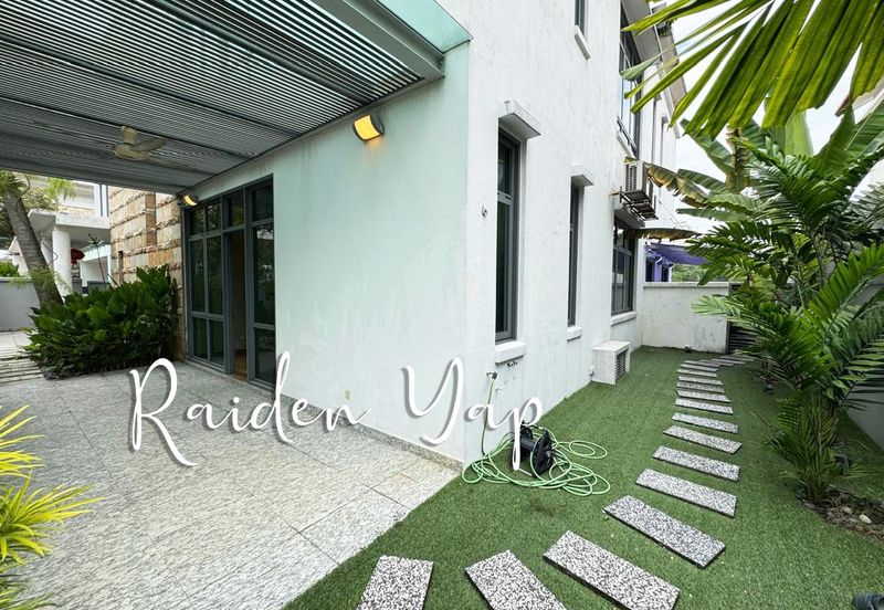 Limited for sale The Residence at Mont Kiara - Private Pool & Entrance, Beautiful Landscape, Facing South. Cozy and convenient. Lifestyle