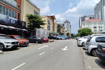 Corner office for rent, NZX, Ara Damansara, PJU 1A/41B 