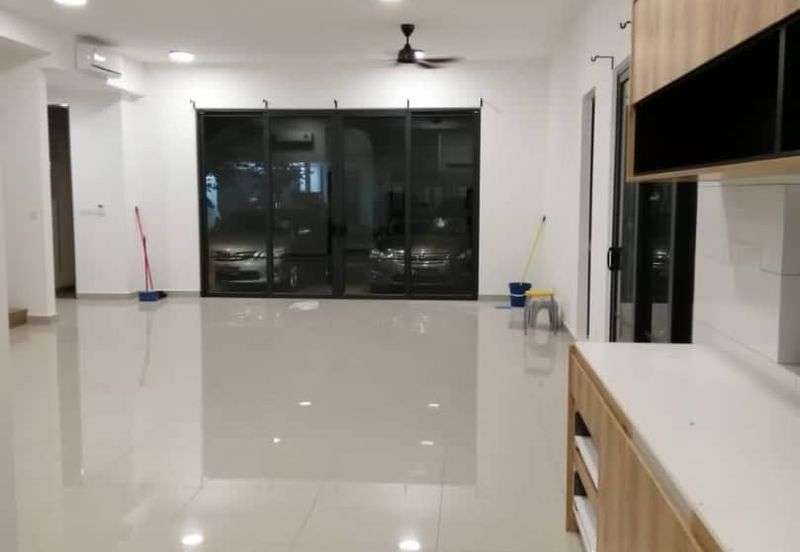 Lucent Residence @ twentyfive.7