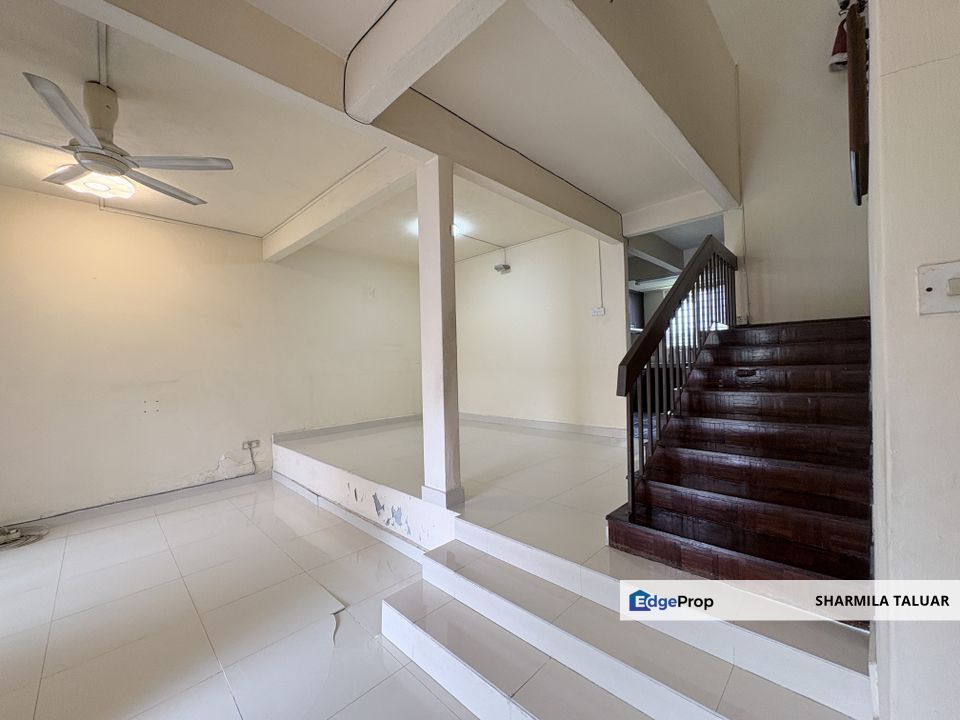 SS 19 Subang Jaya, 2-Storey Link Terrace, For Sale, Basic Condition, Selangor, Subang Jaya