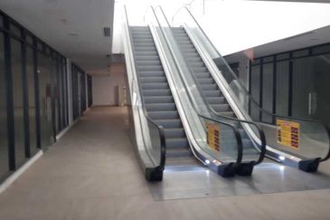 Corner Bare Shop Lot at Residensi Lavile for Rent