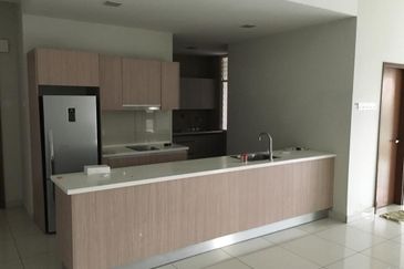 Royal Regent Sri Putramas III