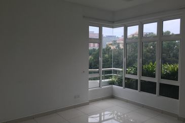 Royal Regent Sri Putramas III