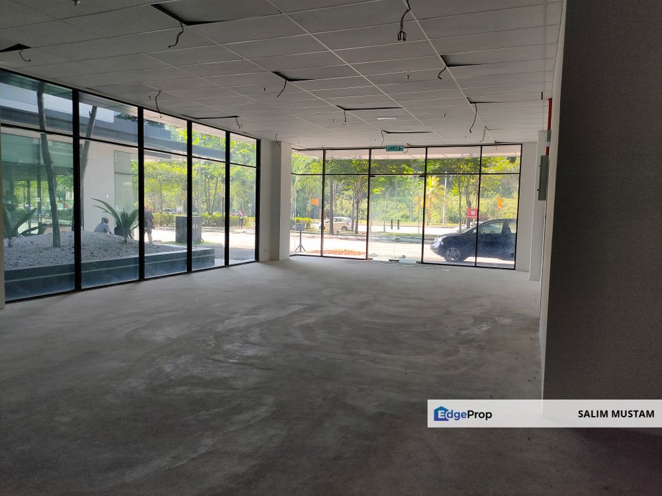 Prominent Grade A Office Building at Front Row, Facing Main Road, Selangor, Cyberjaya