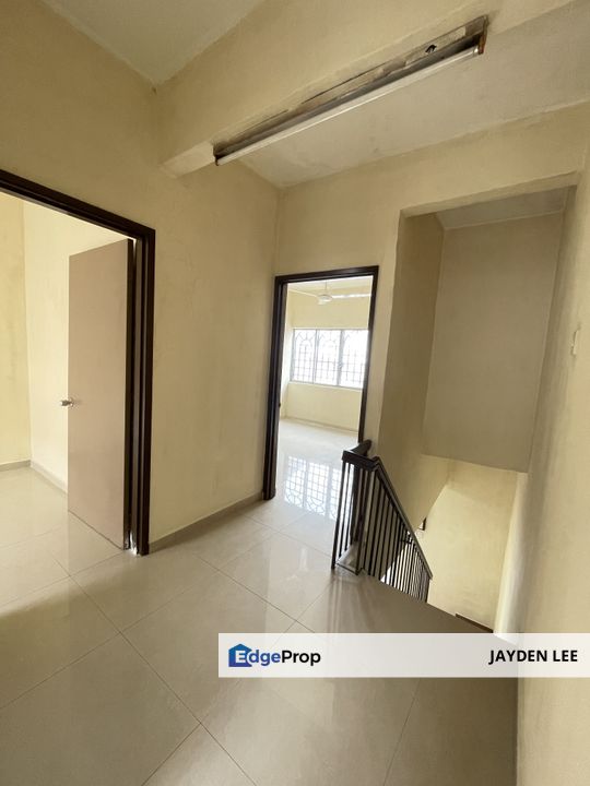  Below market 2 Sty Puchong Jaya Merpati Renovation  Unit          , Selangor, Puchong