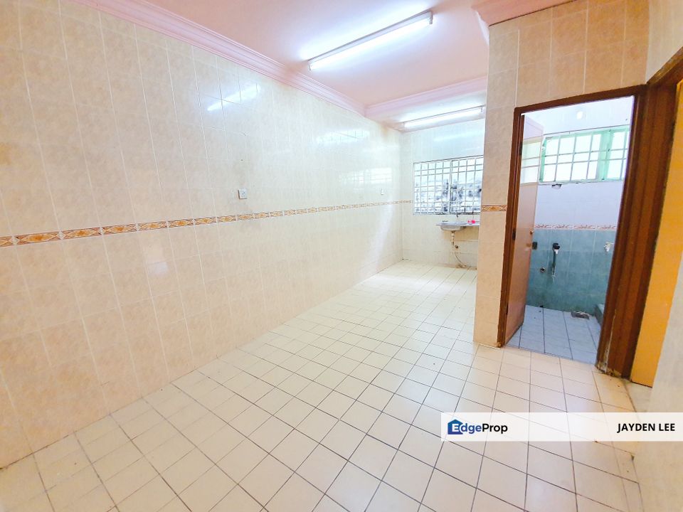 Below Market Gated Guarded 20x70sf 2 Sty Taman Saga Klang near Nsk sungai jati          b, Selangor, Klang