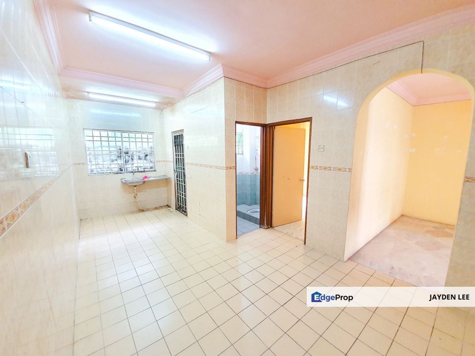 Below Market Gated Guarded 20x70sf 2 Sty Taman Saga Klang near Nsk sungai jati          b, Selangor, Klang