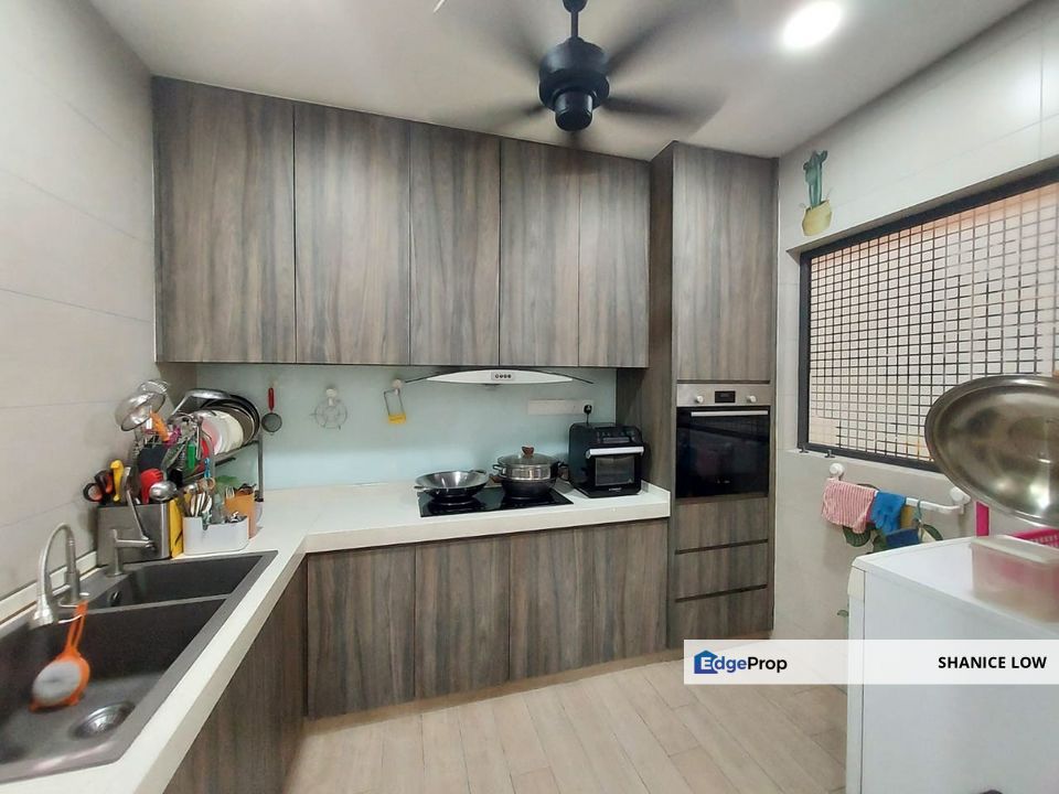 Bandar Bukit Puchong 2 storey Semi-d 3400sf 6 bedrooms 5 batahrooms fully extended and renovated for Sale, Selangor, Puchong