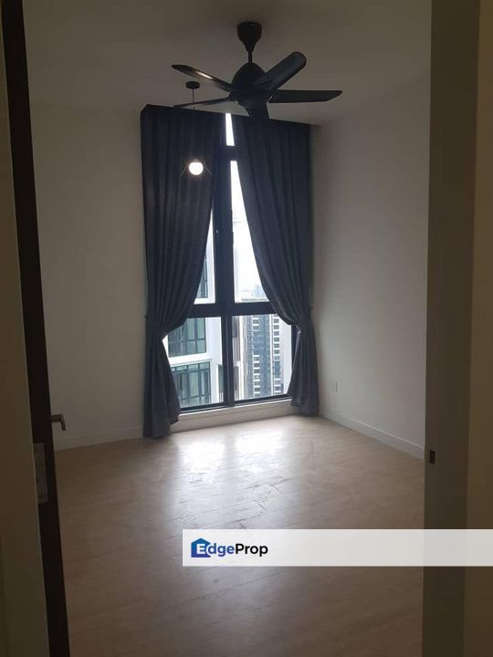 H2O Residences 880sf 4 bedrooms 2 bathrooms semi furnished for RENT, Selangor, Ara Damansara